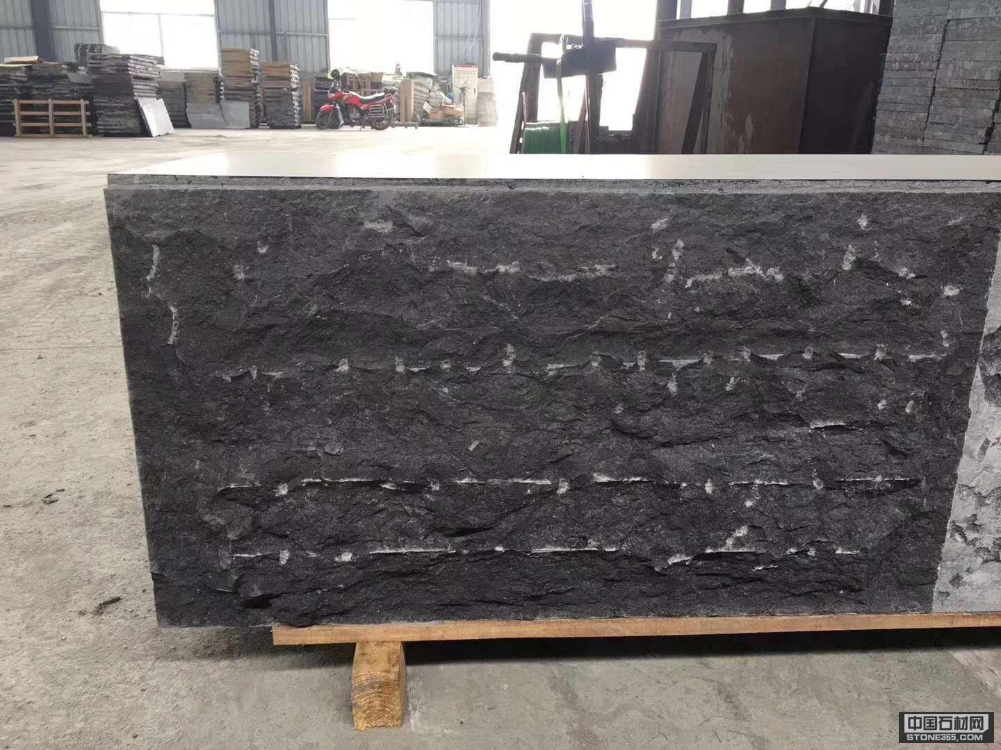 中國黑色花崗巖品種全覽 從經(jīng)典芝麻黑到四川名石